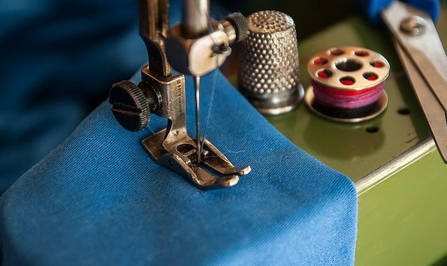 sewing-machine-1369658_640